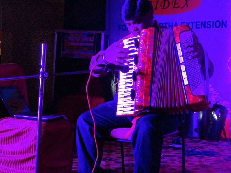 accordionist-kunalji-accordion-players-for-shows-events-in-delhi-ncr